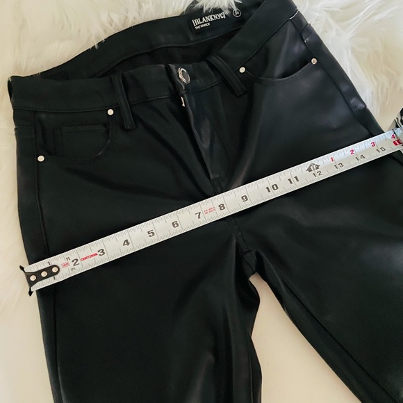 NWT (24) BLANKNYC 7/8 Varick flare cropped Pleather faux vegan snap close black - Picture 5 of 13